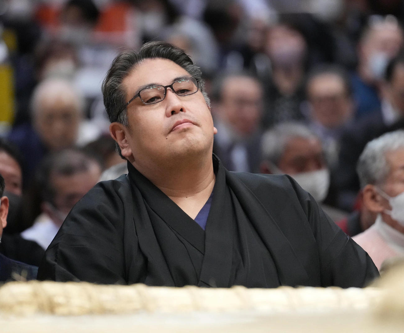 1月、審判を務める二子山親方