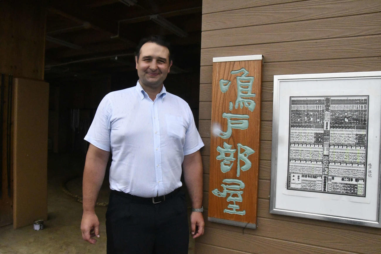 大関昇進時の経験談を語った元琴欧洲の鳴戸親方（撮影・平山連）