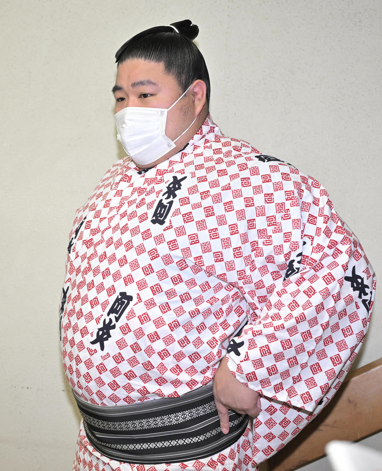 取り組みを終え取材に応じる若元春（代表撮影）