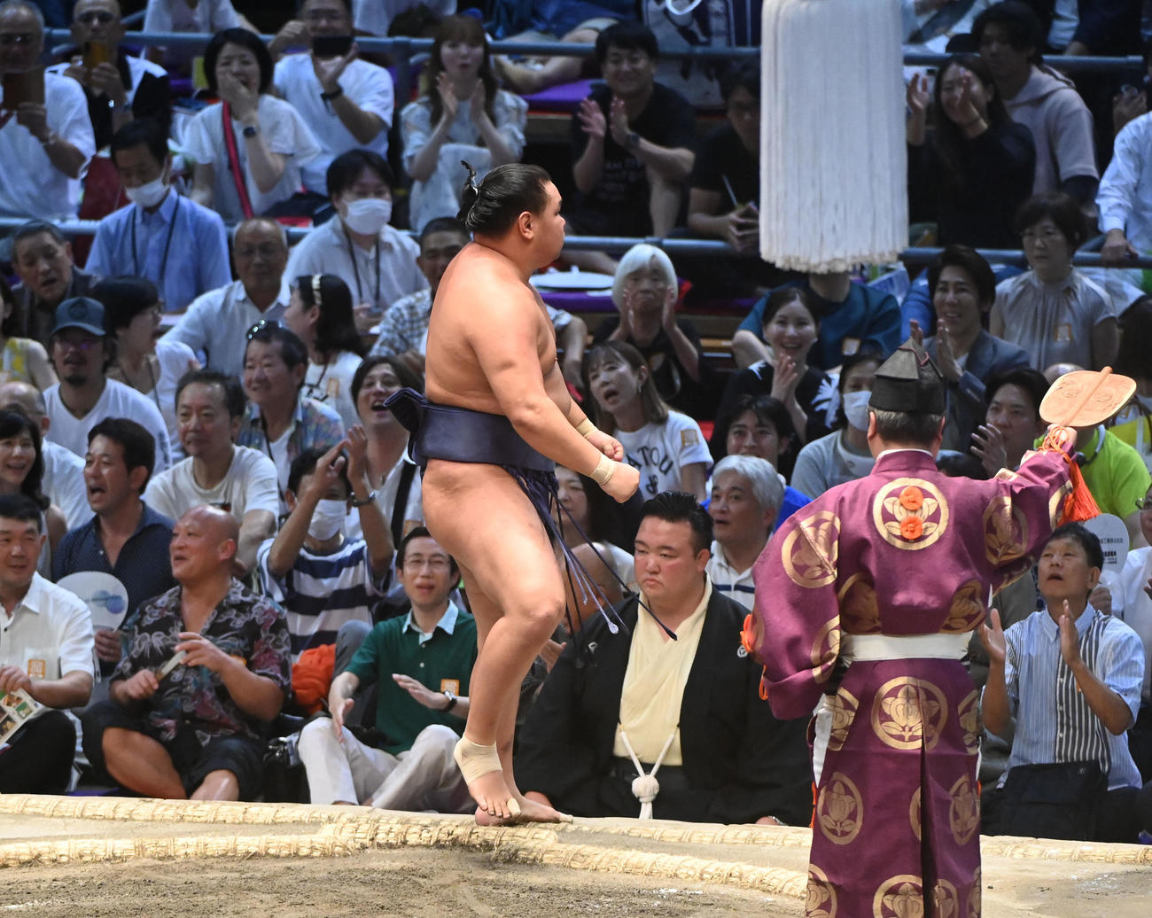 優勝決定戦　豊昇龍は北勝富士を押し出しで破る（撮影・森本幸一）