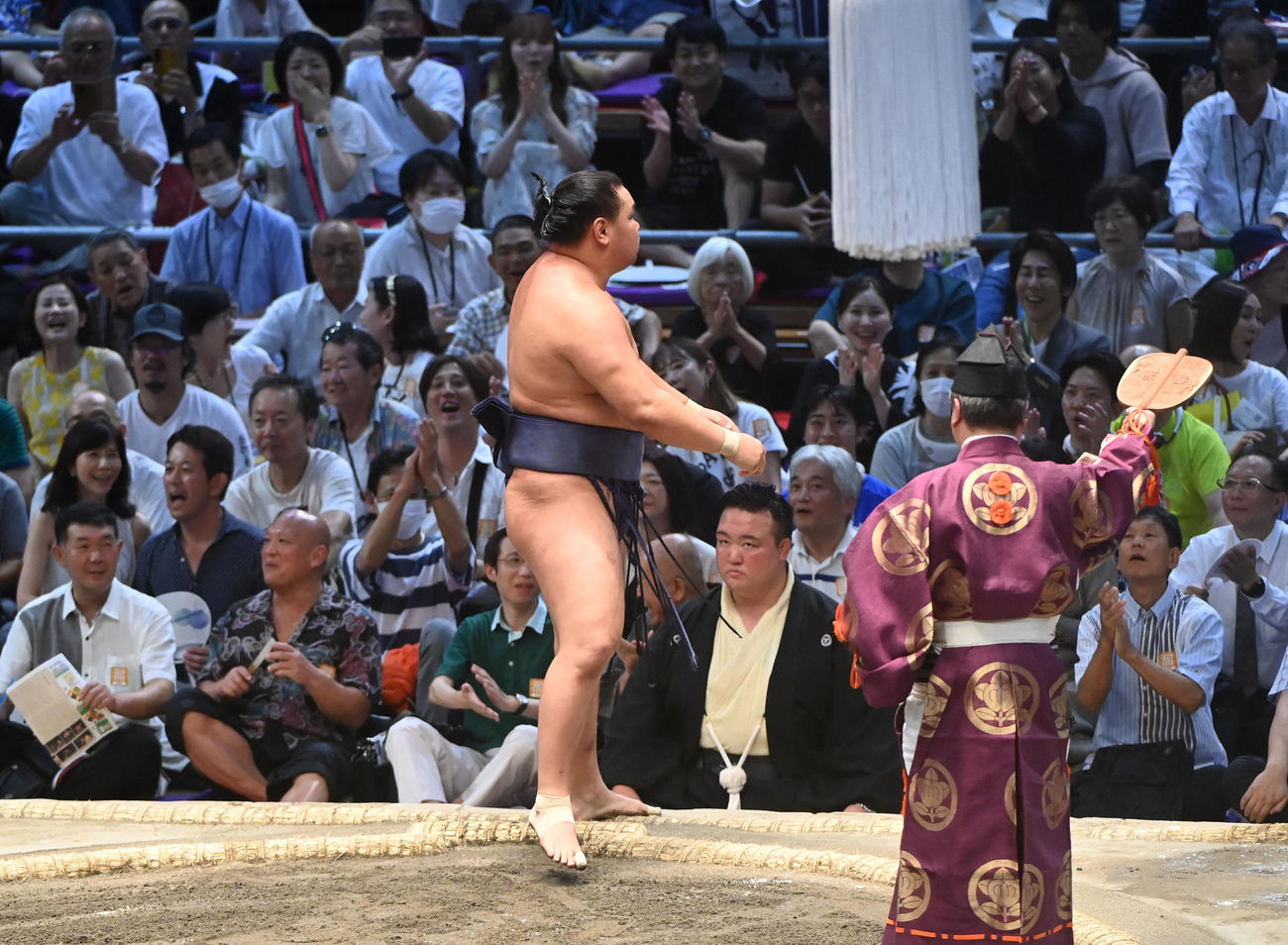 優勝決定戦　豊昇龍は北勝富士を押し出しで破る（撮影・森本幸一）