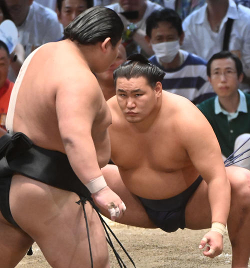 豊昇龍が優勝決め涙「うれしくて我慢したけど出た」表彰式では恒例巨大