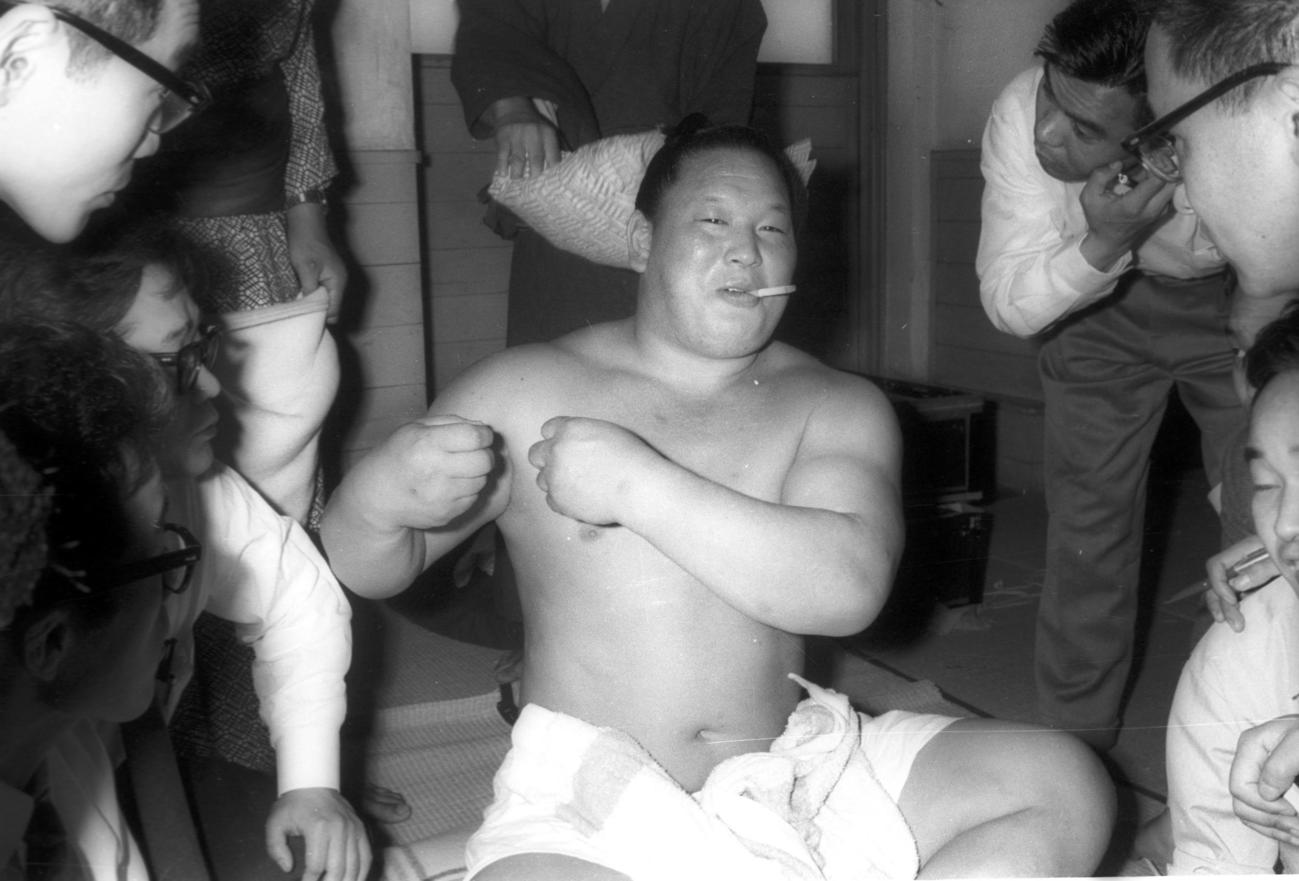 支度部屋での栃光（1962年5月8日撮影）