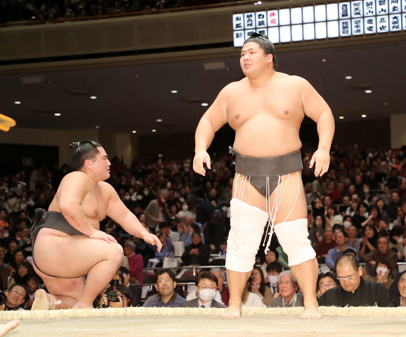 2020年1月、旭勇幸（左）を破り序二段優勝を決めた宇良