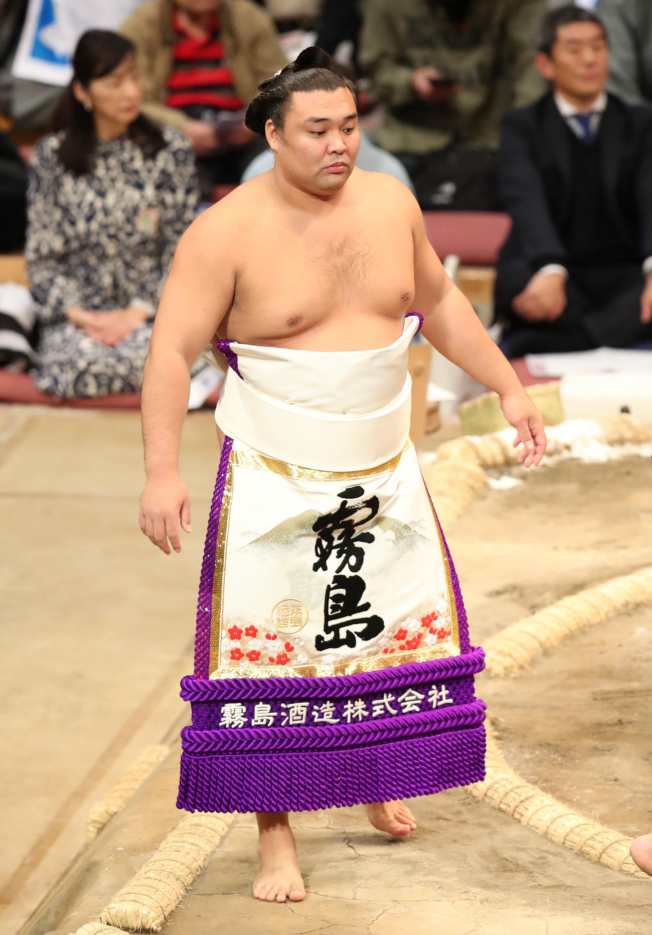 大相撲九州場所11日目　霧島の化粧まわし（撮影・梅根麻紀）