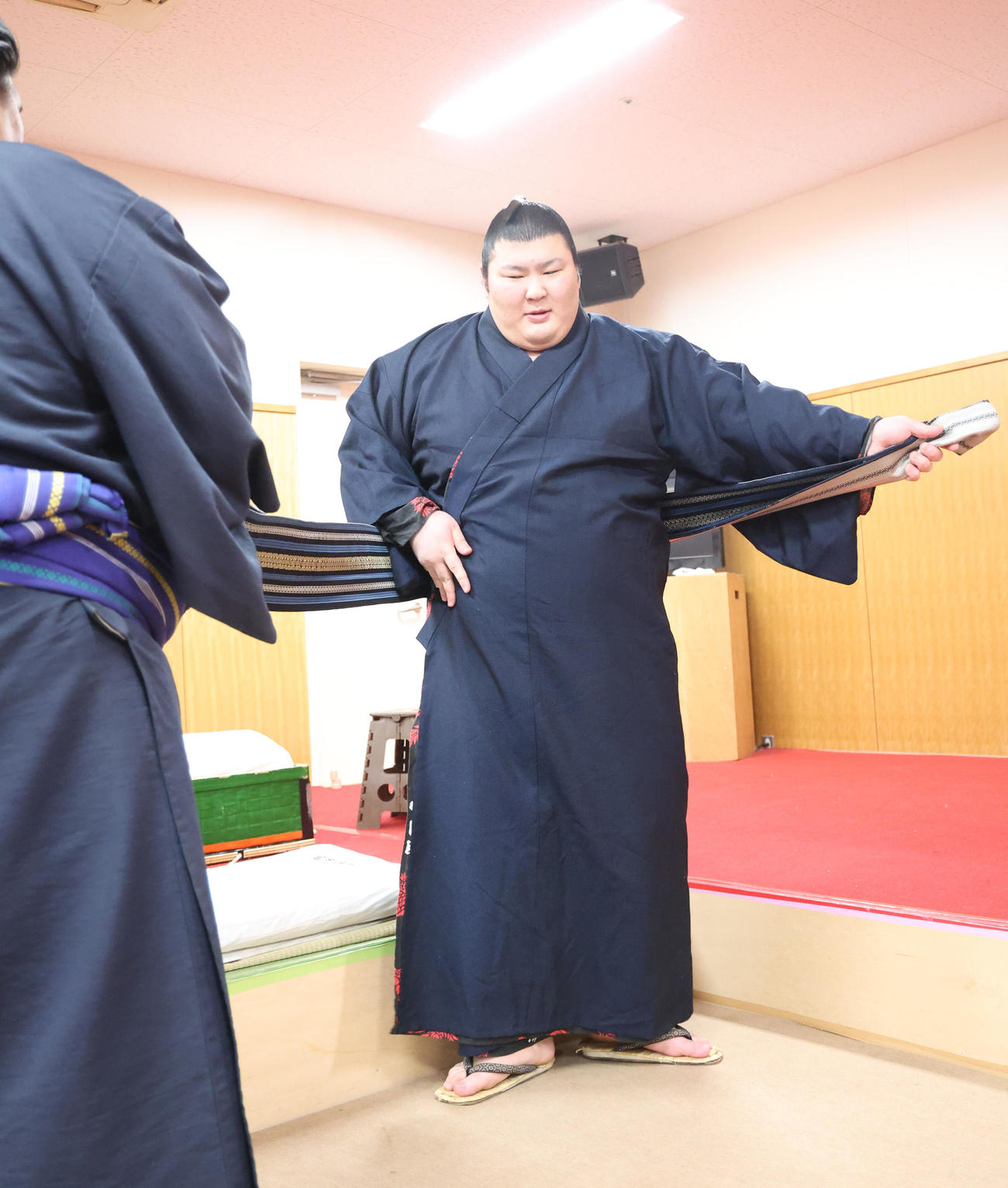 大相撲九州場所14日目　着替えて引きあげる熱海富士