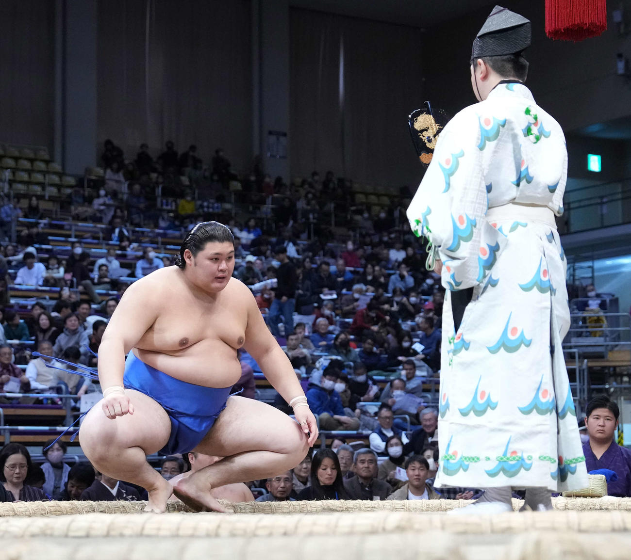 勝ち名乗りを受ける大の里（撮影・小沢裕）