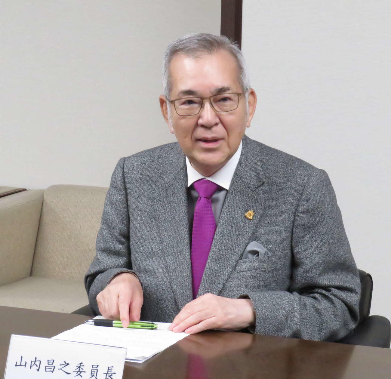 横審の定例会合後、会見した山内昌之委員長