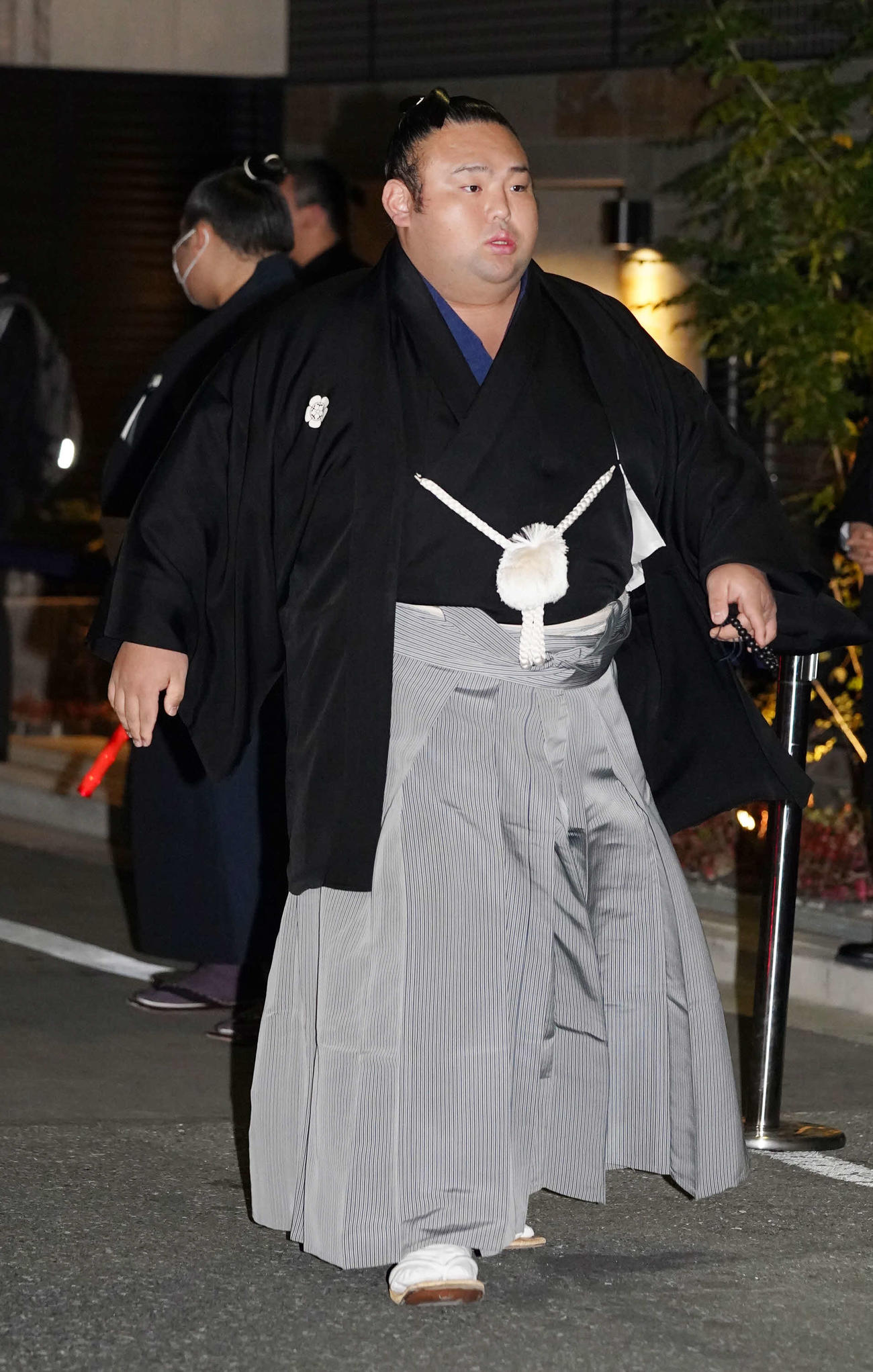 錣山親方の通夜に弔問に訪れた貴景勝（撮影・小沢裕）