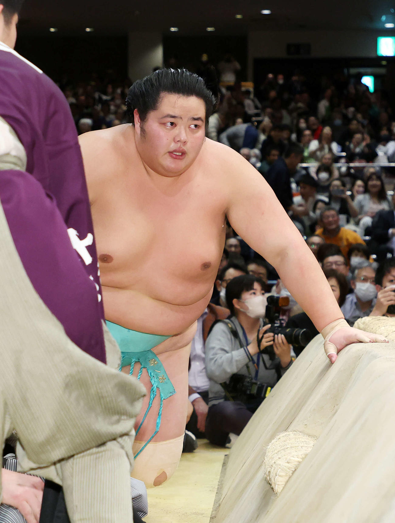 優勝決定戦で照ノ富士に寄り切りで敗れた琴ノ若（撮影・鈴木正人）