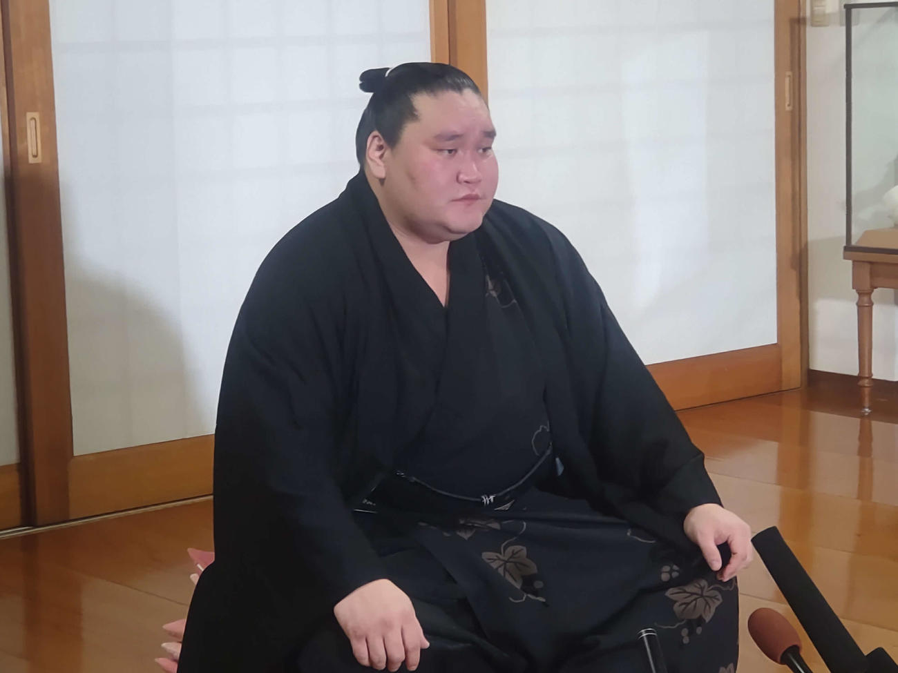 優勝から一夜明けて会見に臨んだ横綱照ノ富士（撮影・平山連）