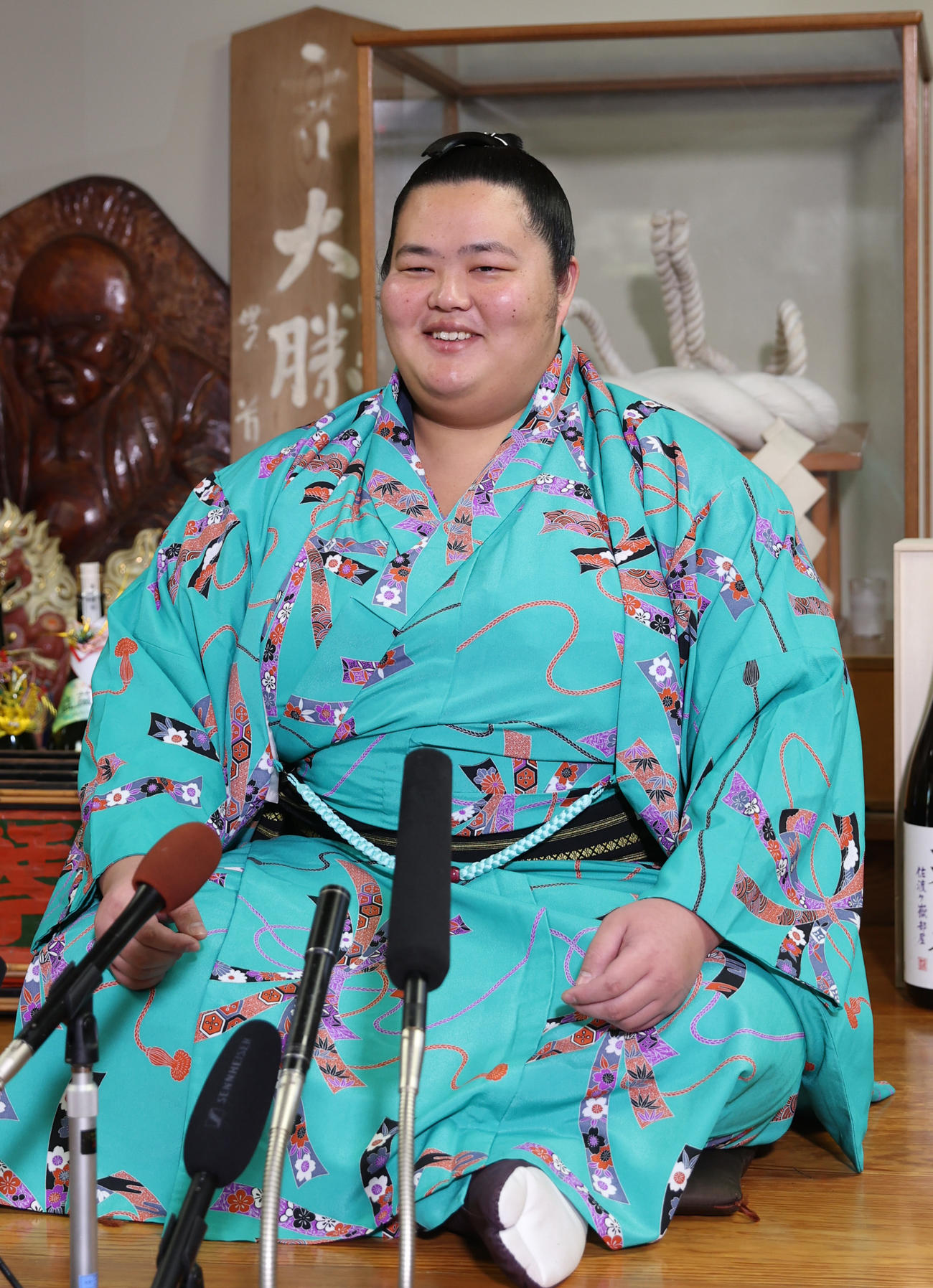 大相撲初場所千秋楽から一夜明け、笑顔で記者会見する琴ノ若（代表撮影）