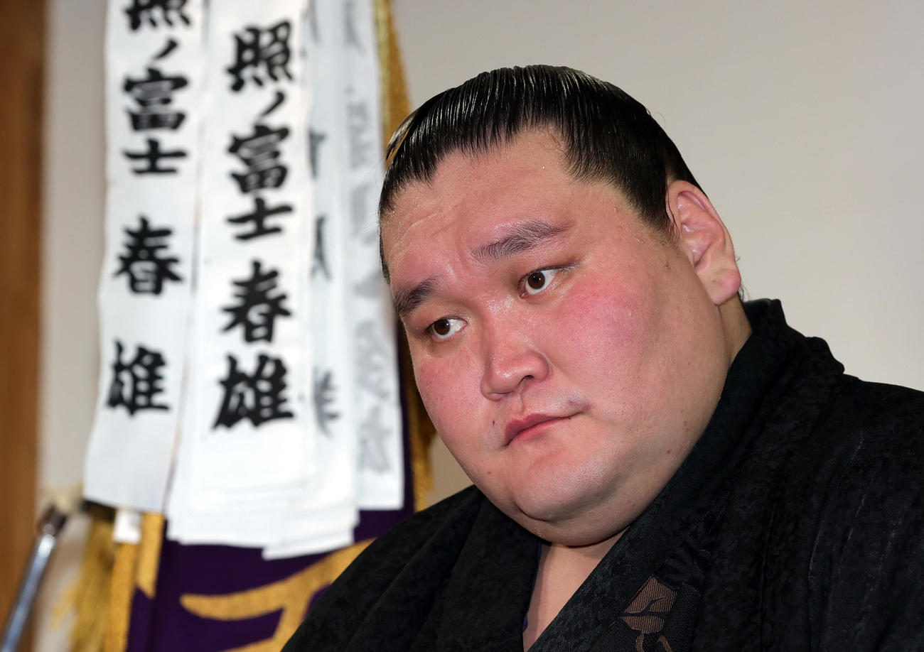 記者会見する照ノ富士（2024年1月撮影）
