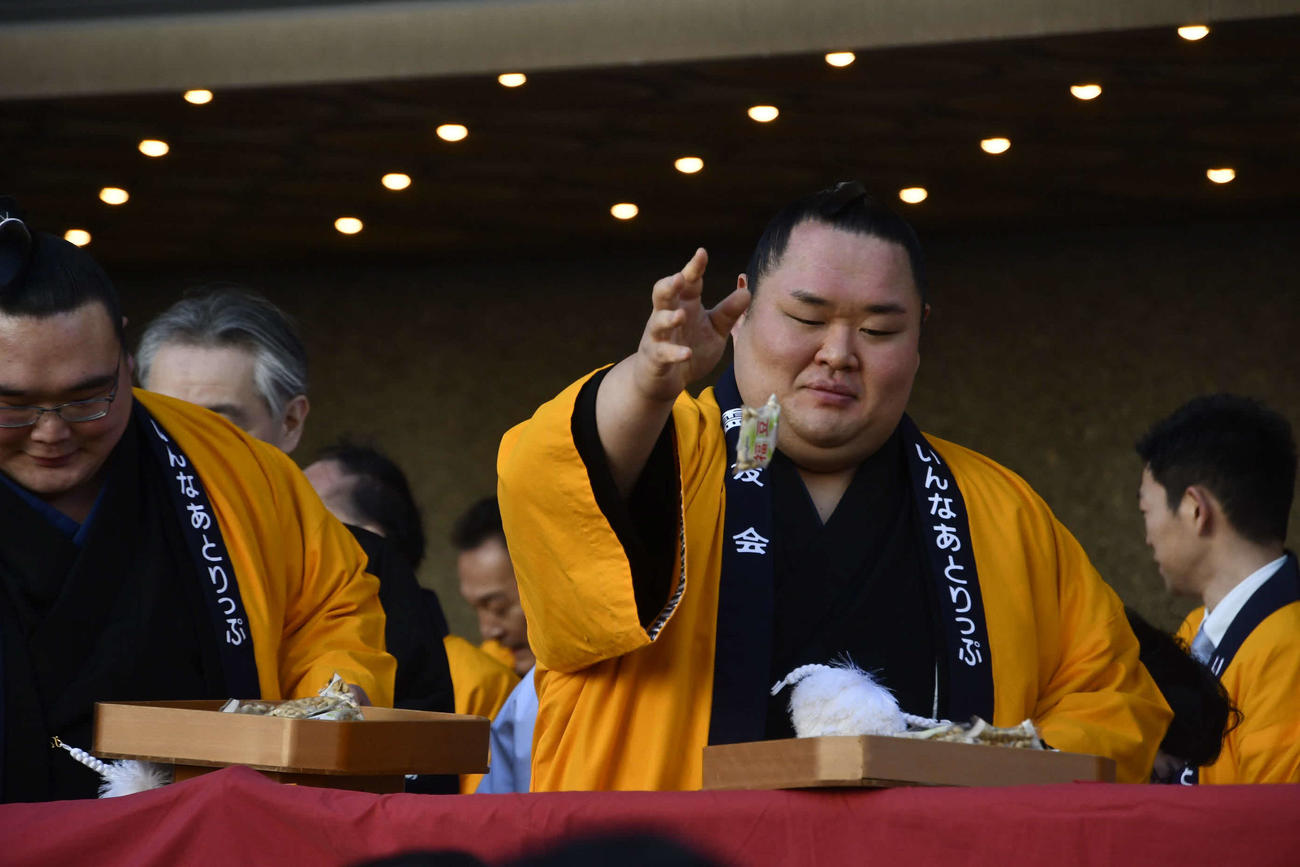 東京・霊友会釈迦（しゃか）殿での節分会に参加した友風（撮影・平山連）