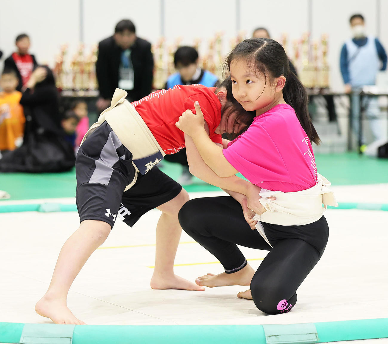 決勝で敗れた白鵬真結羽さん（右）（撮影・足立雅史）