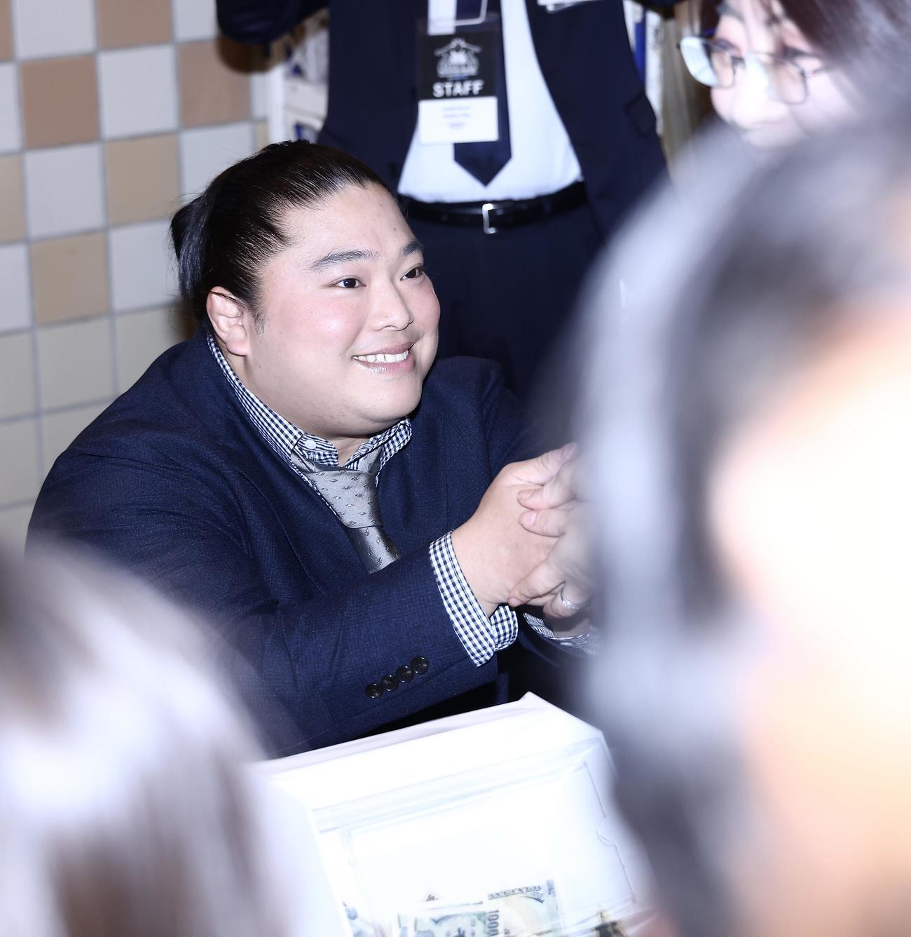 能登半島地震の募金支援を募る富栄ドラム（撮影・河田真司）