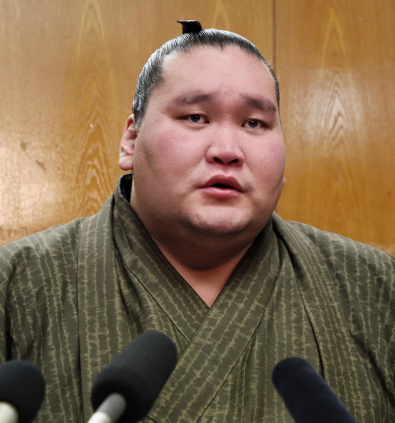 春場所へ向け抱負を語る照ノ富士（撮影・加藤哉）