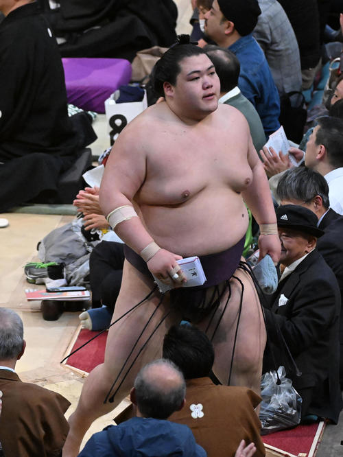王鵬、横綱初挑戦で金星「結び…すごい気持ちよかったですね」大横綱