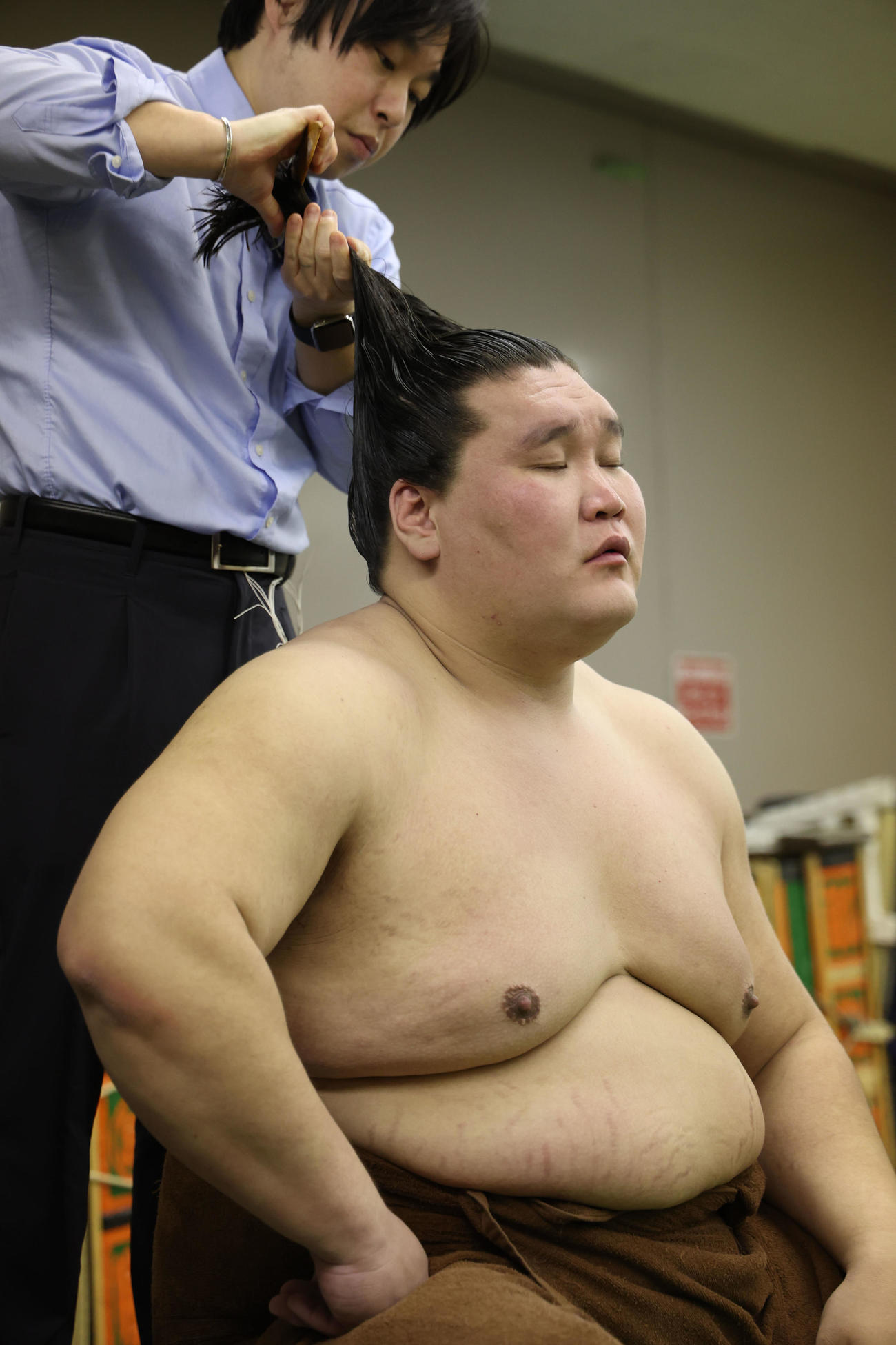 4敗目を喫し支度部屋でぼう然とする照ノ富士（2024年3月15日撮影）