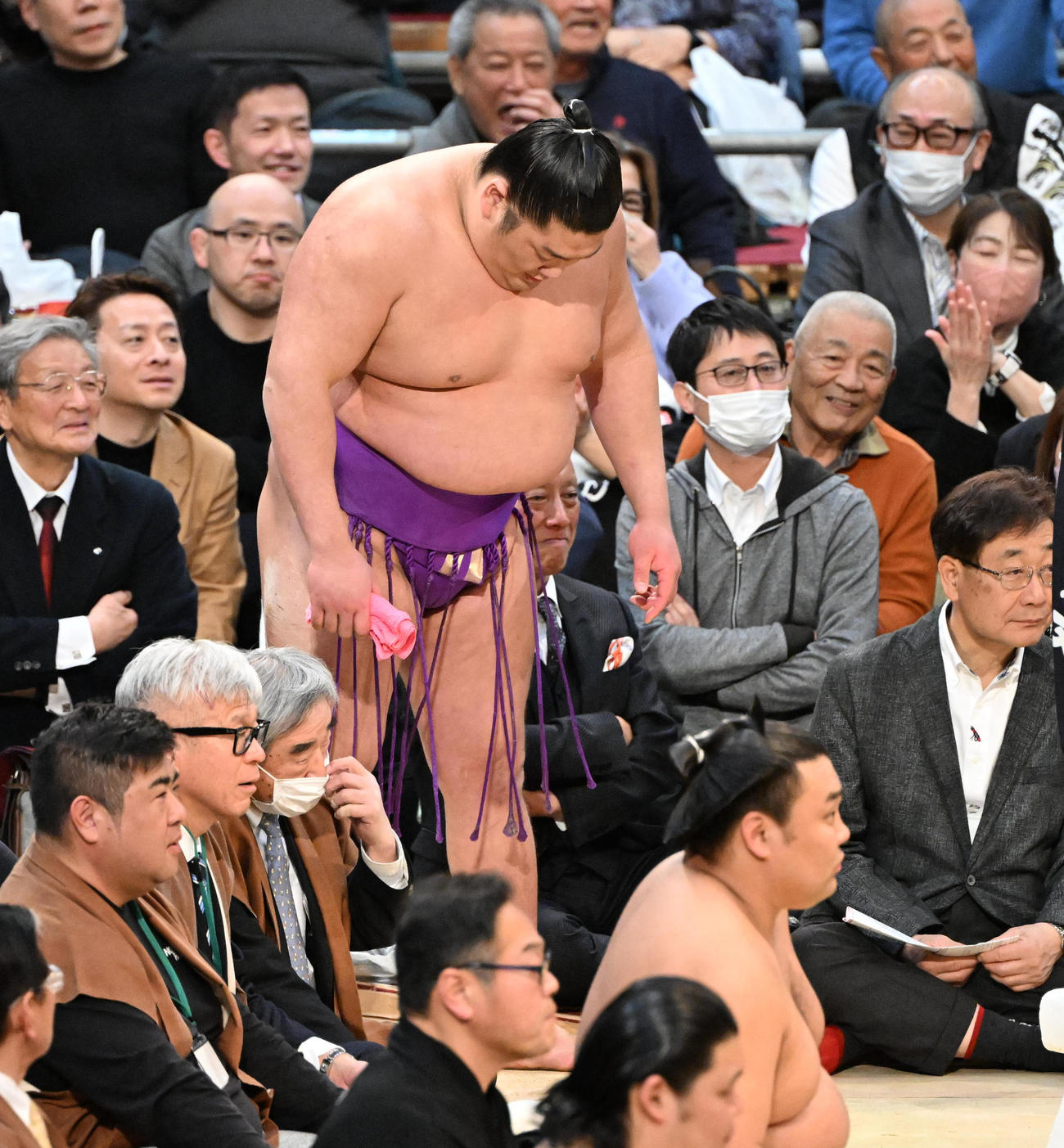 尊富士は小手投げで豊昇龍に敗れる（撮影・和賀正仁）