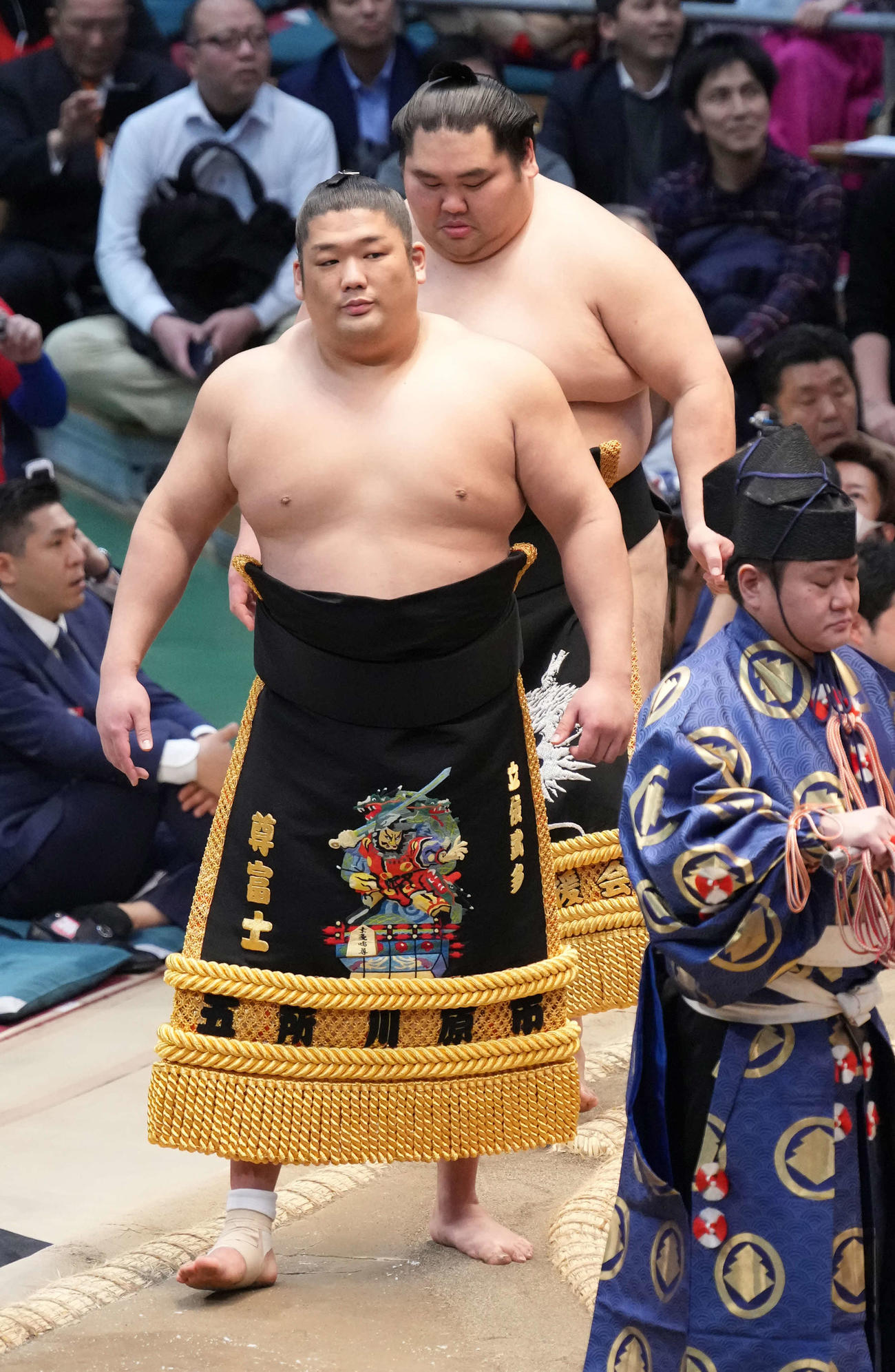 幕内土俵入りに臨む尊富士（撮影・小沢裕）