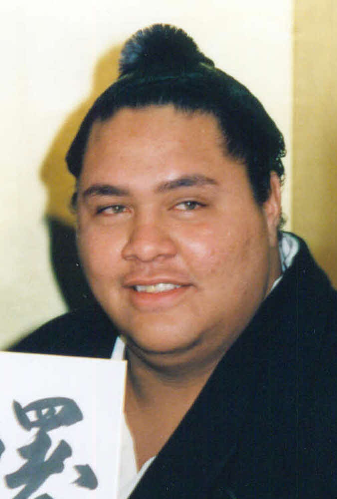 1992年5月大関昇進で笑顔を見せる曙太郎さん