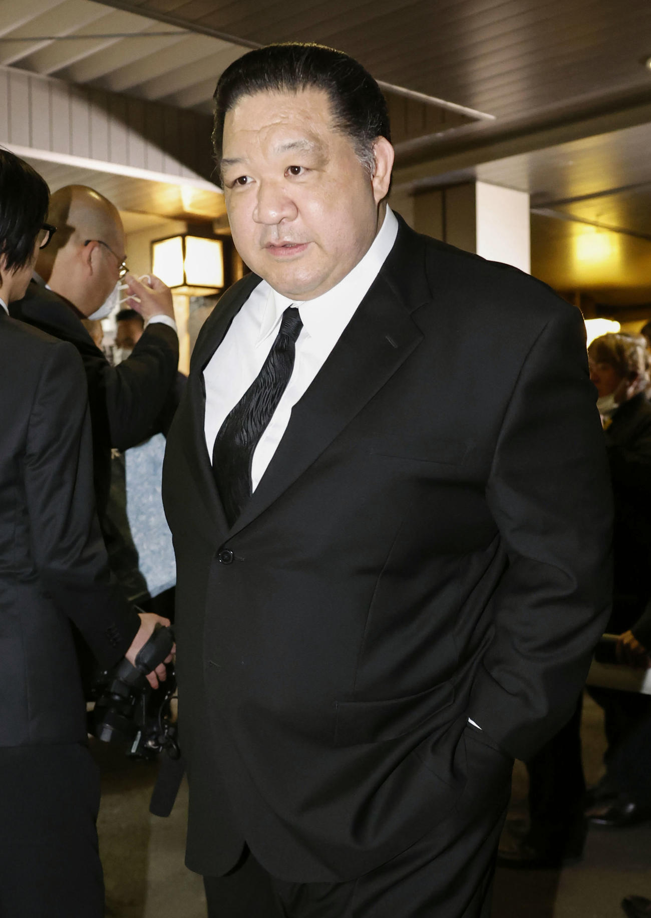 大相撲の元横綱曙さんの葬儀に訪れた浅香山親方（共同）