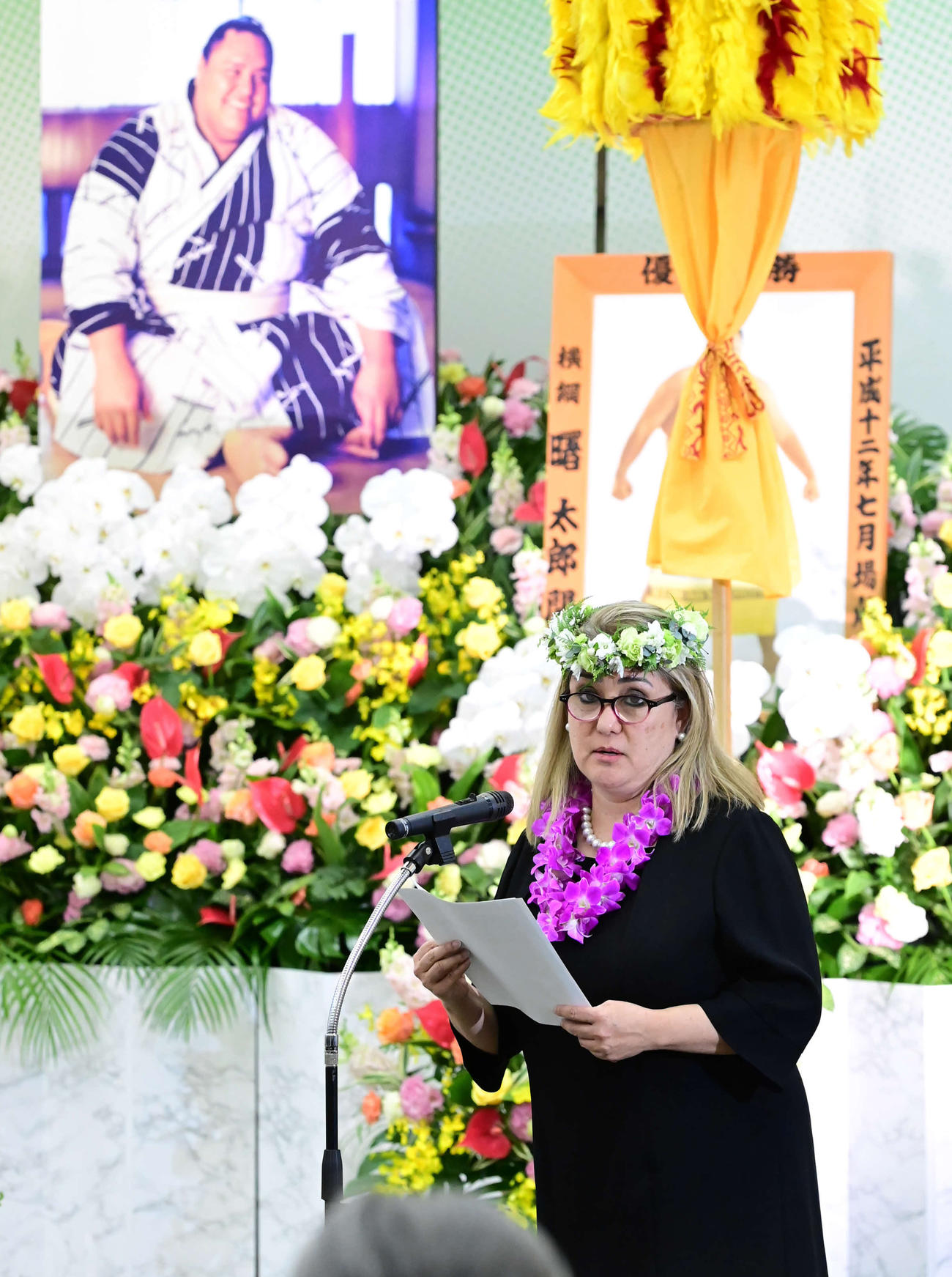 曙さんのクリスティーン麗子夫人（撮影・小沢裕）