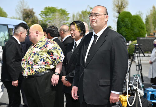 曙さん最後の別れに元高見盛、新日本プロレス永田裕志ら駆けつける 元