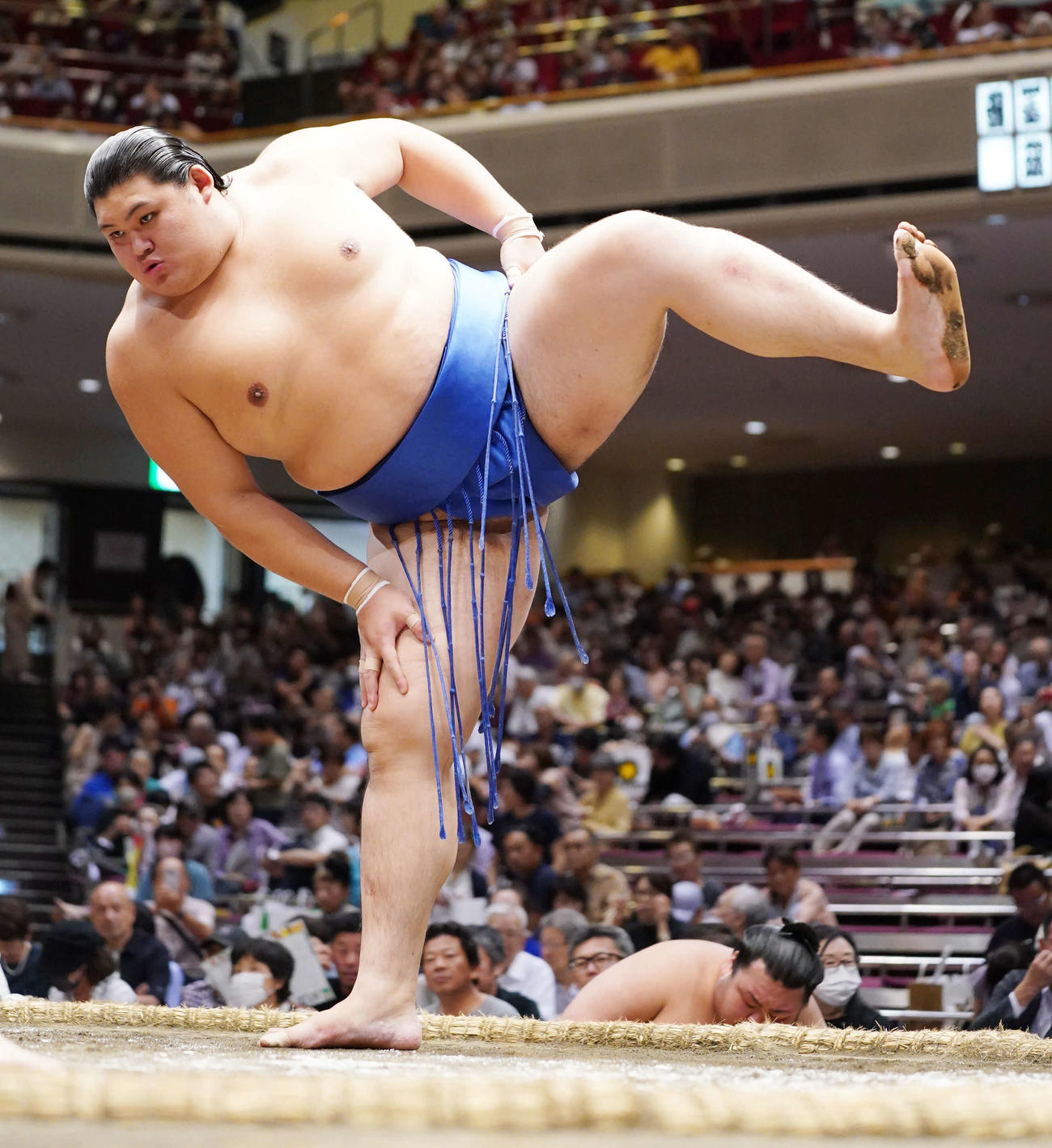 四股を踏む大の里（23年9月20日撮影）