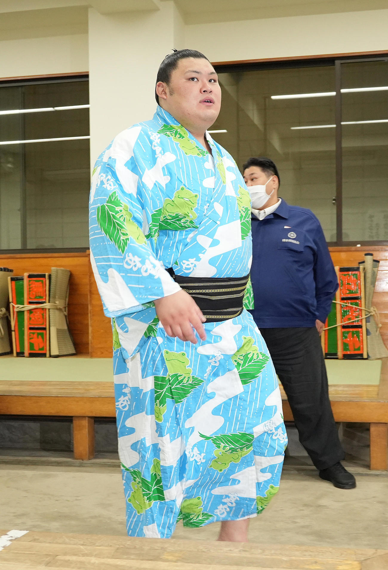 支度部屋を引き揚げる大の里