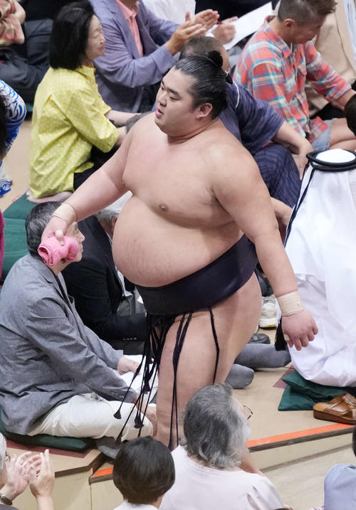 湘南乃海「あー」と天を仰ぎ、悔し涙止まらず 前日単独トップも関脇阿