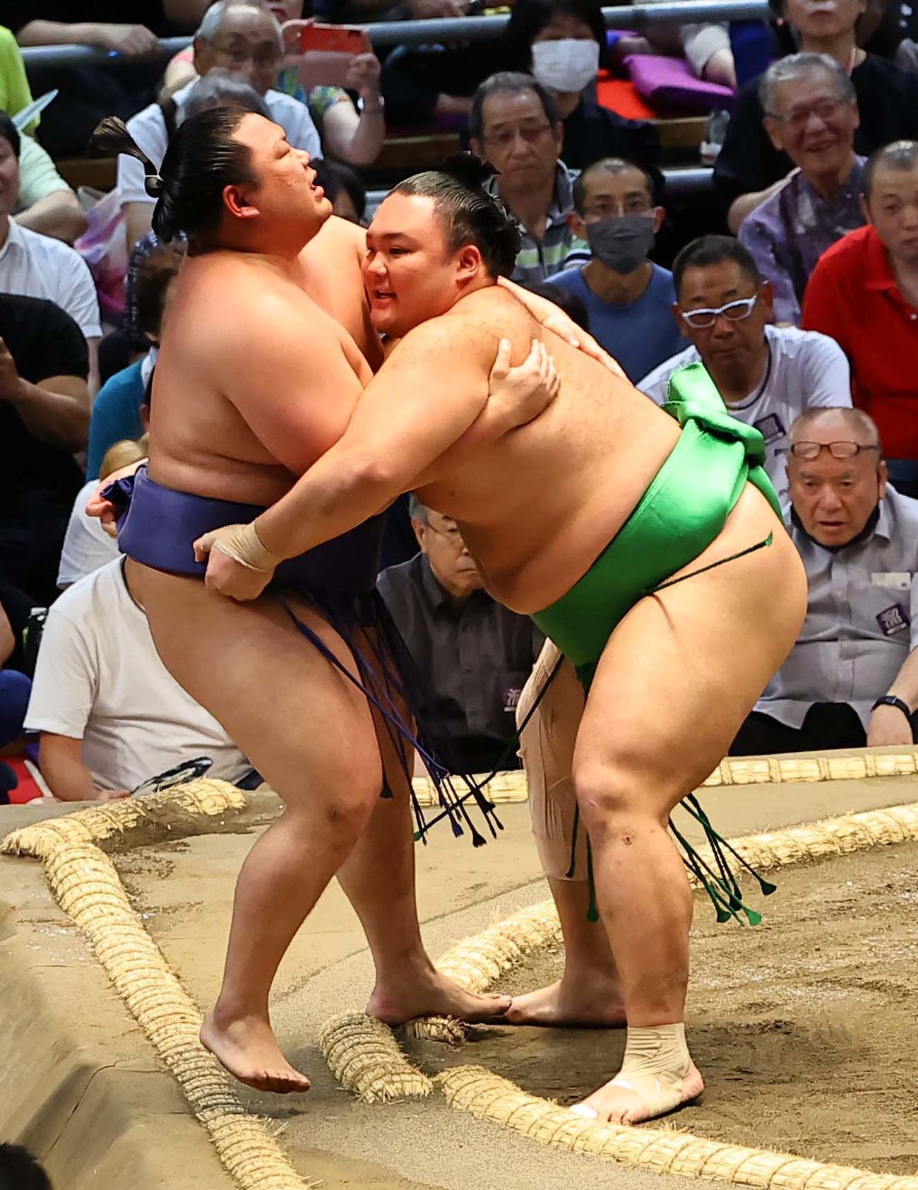 朝乃山3連勝 同学年の美ノ海との初顔合わせに勝利 - 大相撲 : 日刊