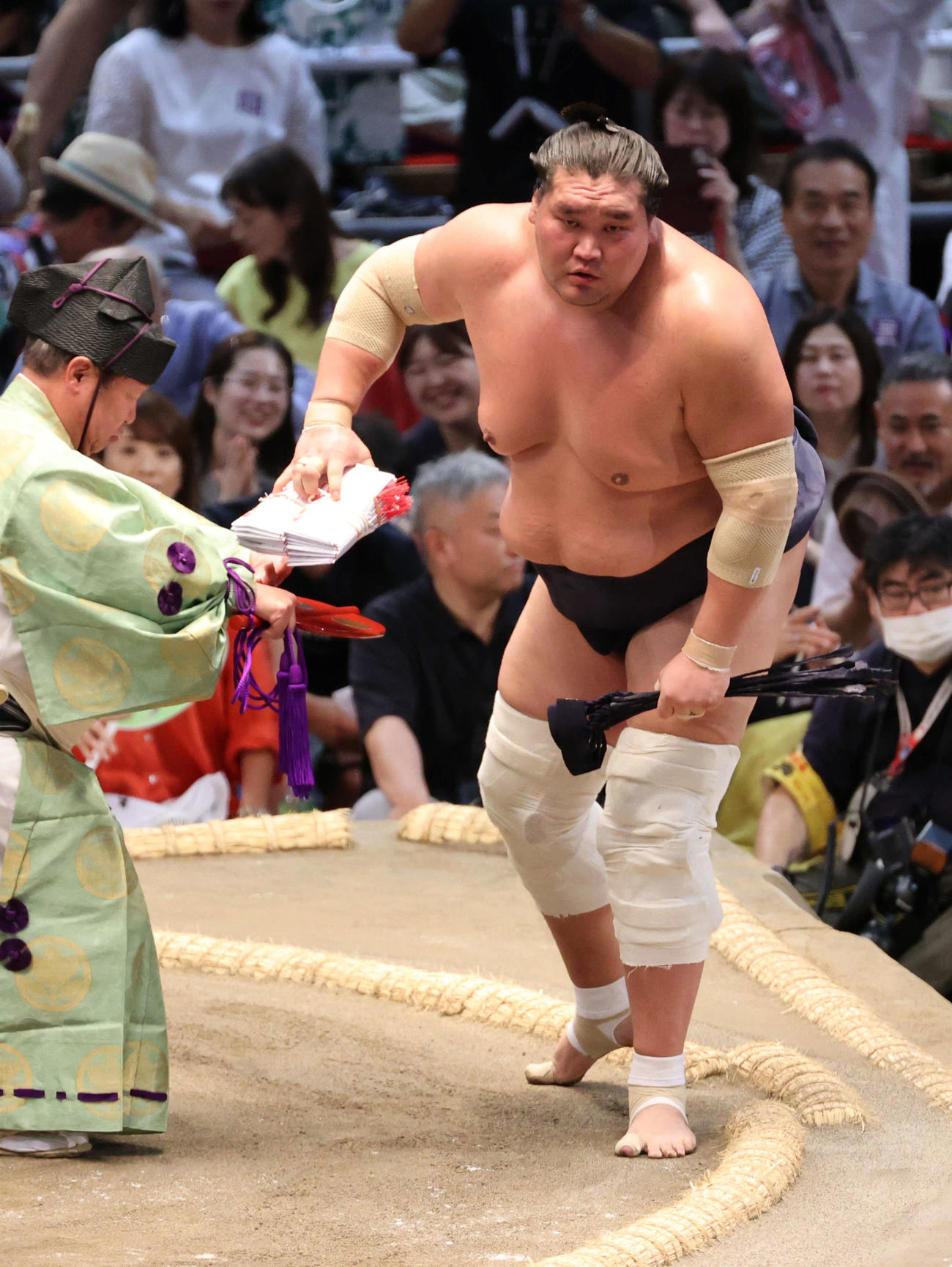 中日に勝ち越しを決めた照ノ富士（撮影・加藤孝規）