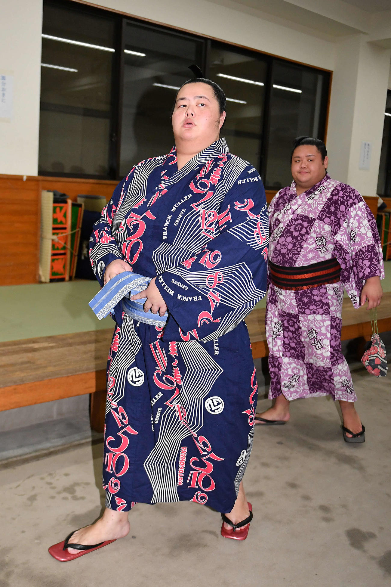 支度部屋を後にする琴桜