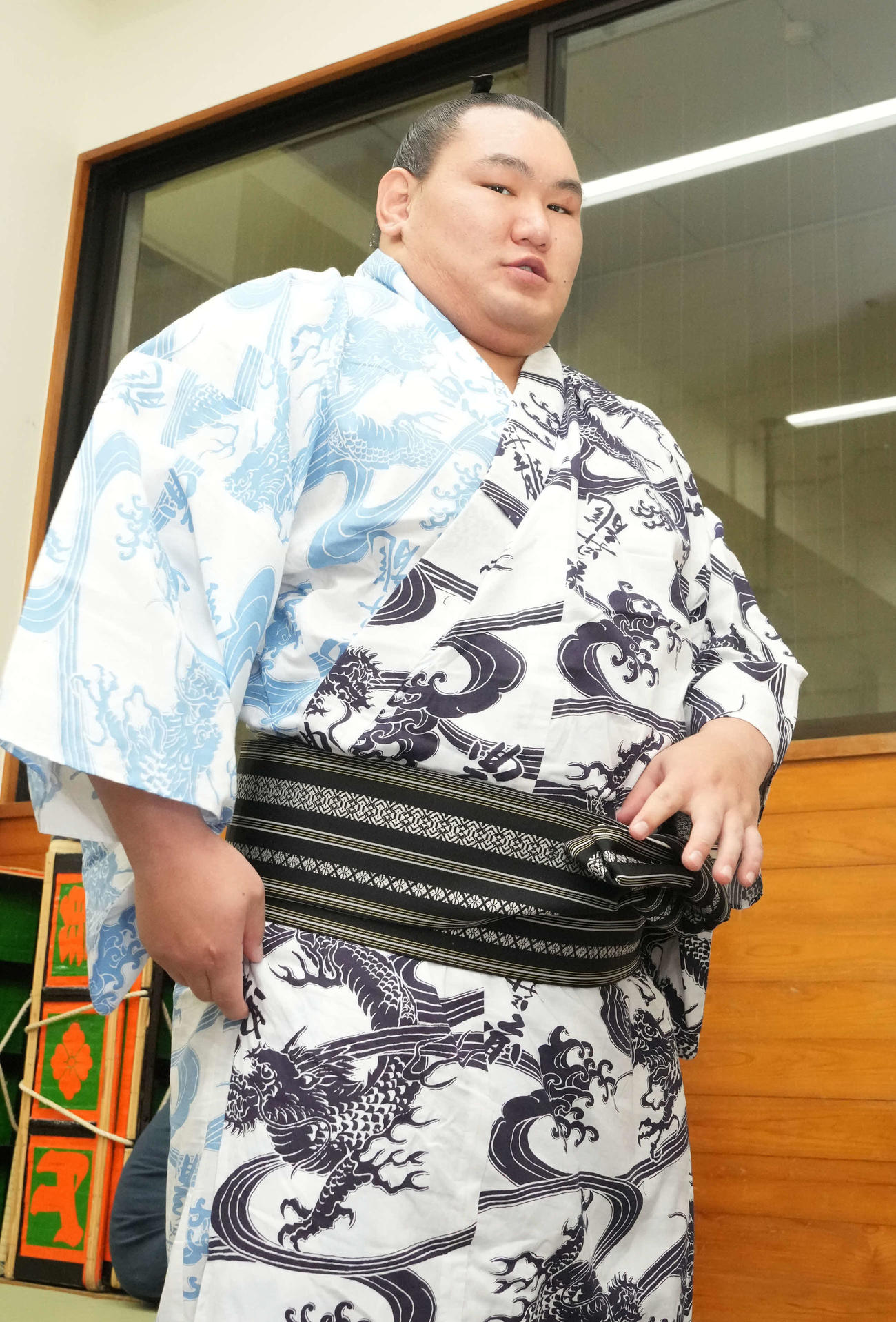 支度部屋を引き揚げる豊昇龍（撮影・小沢裕）