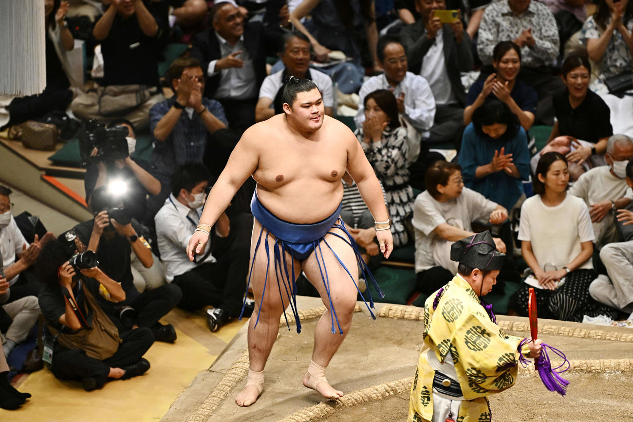 豊昇龍を破り気合の入った表情の大の里（撮影・滝沢徹郎）