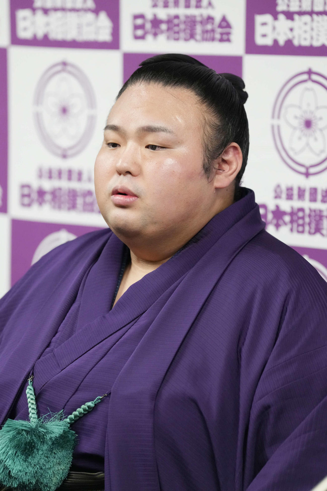 引退会見に臨む貴景勝（撮影・小沢裕）