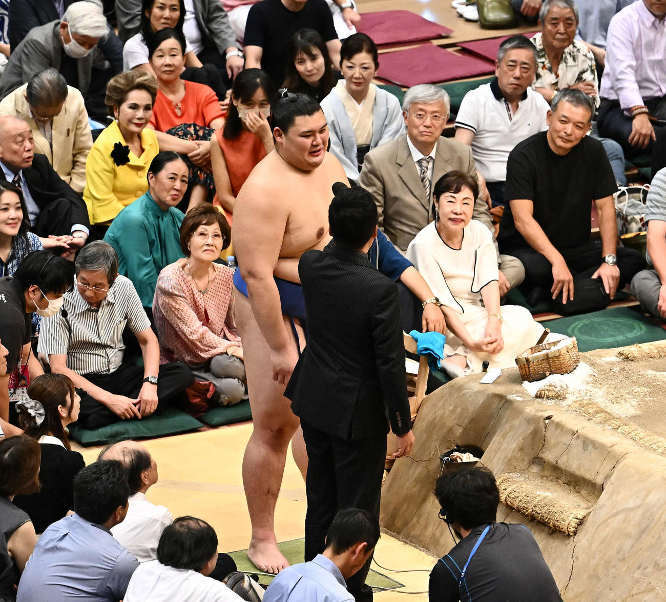 優勝インタビューを受ける大の里（撮影・滝沢徹郎）