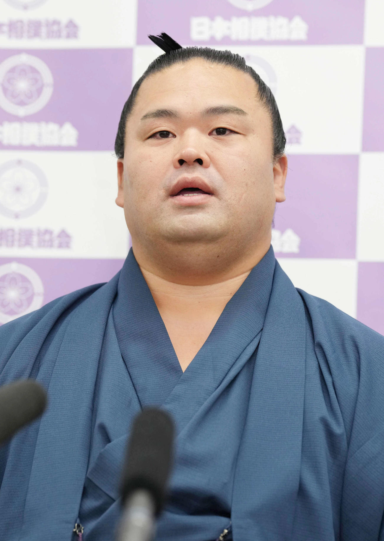 引退会見に臨む妙義龍（撮影・小沢裕）