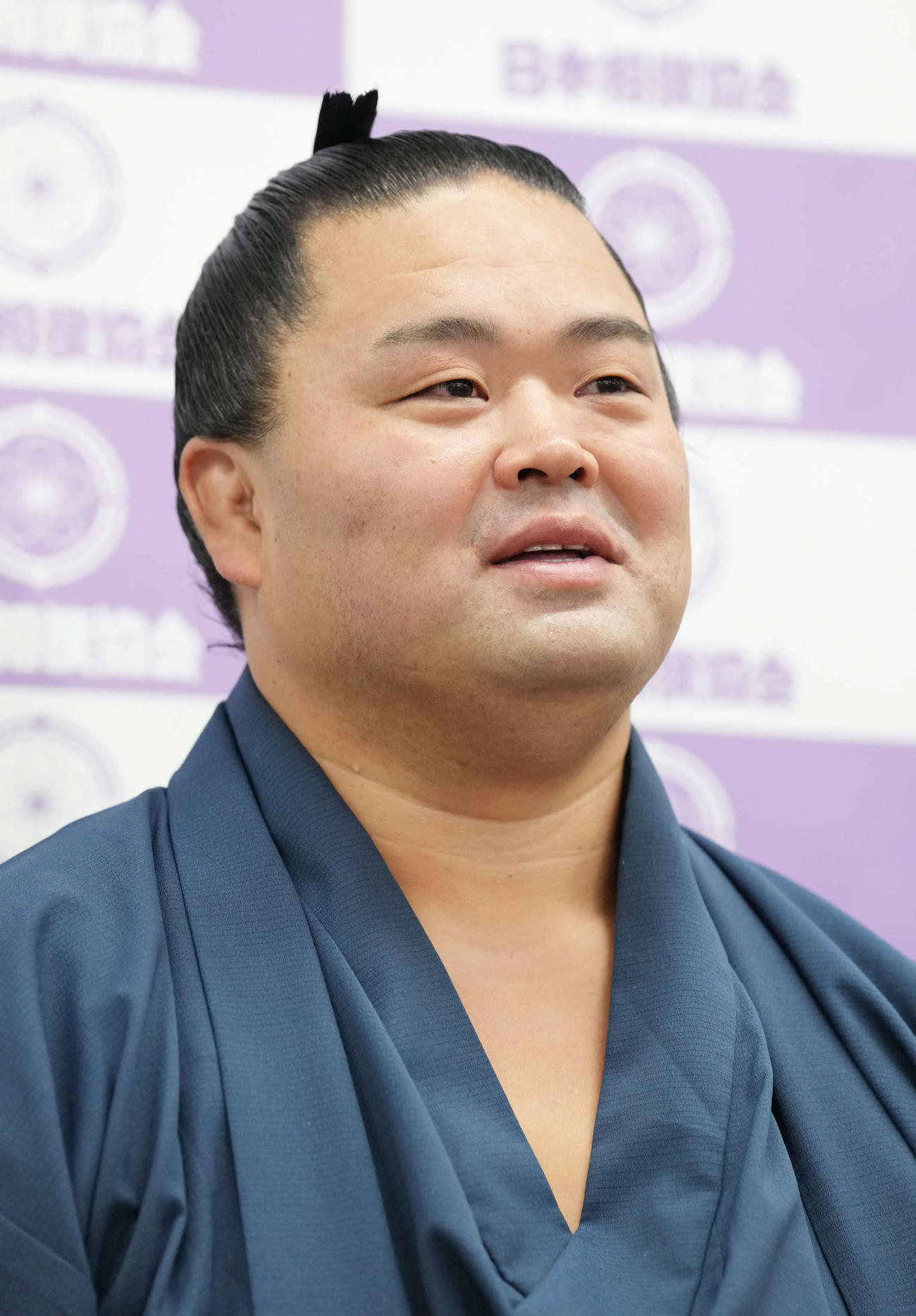 引退会見に臨む妙義龍（撮影・小沢裕）