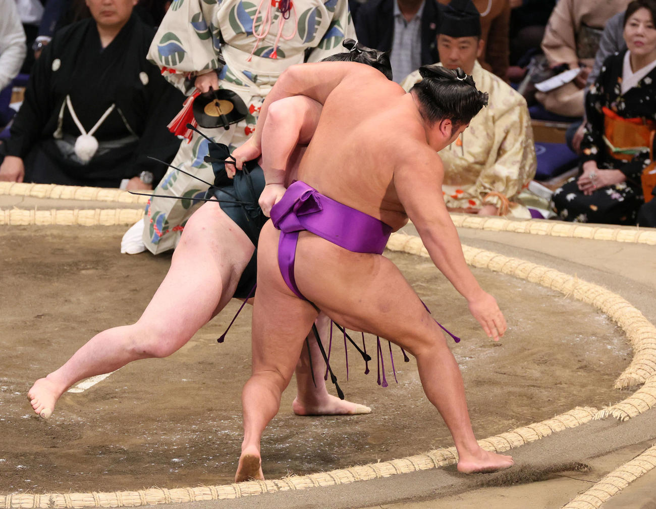 大相撲九州場所　2日目　時疾風は寄り切りで尊富士を破る（撮影・加藤孝規）