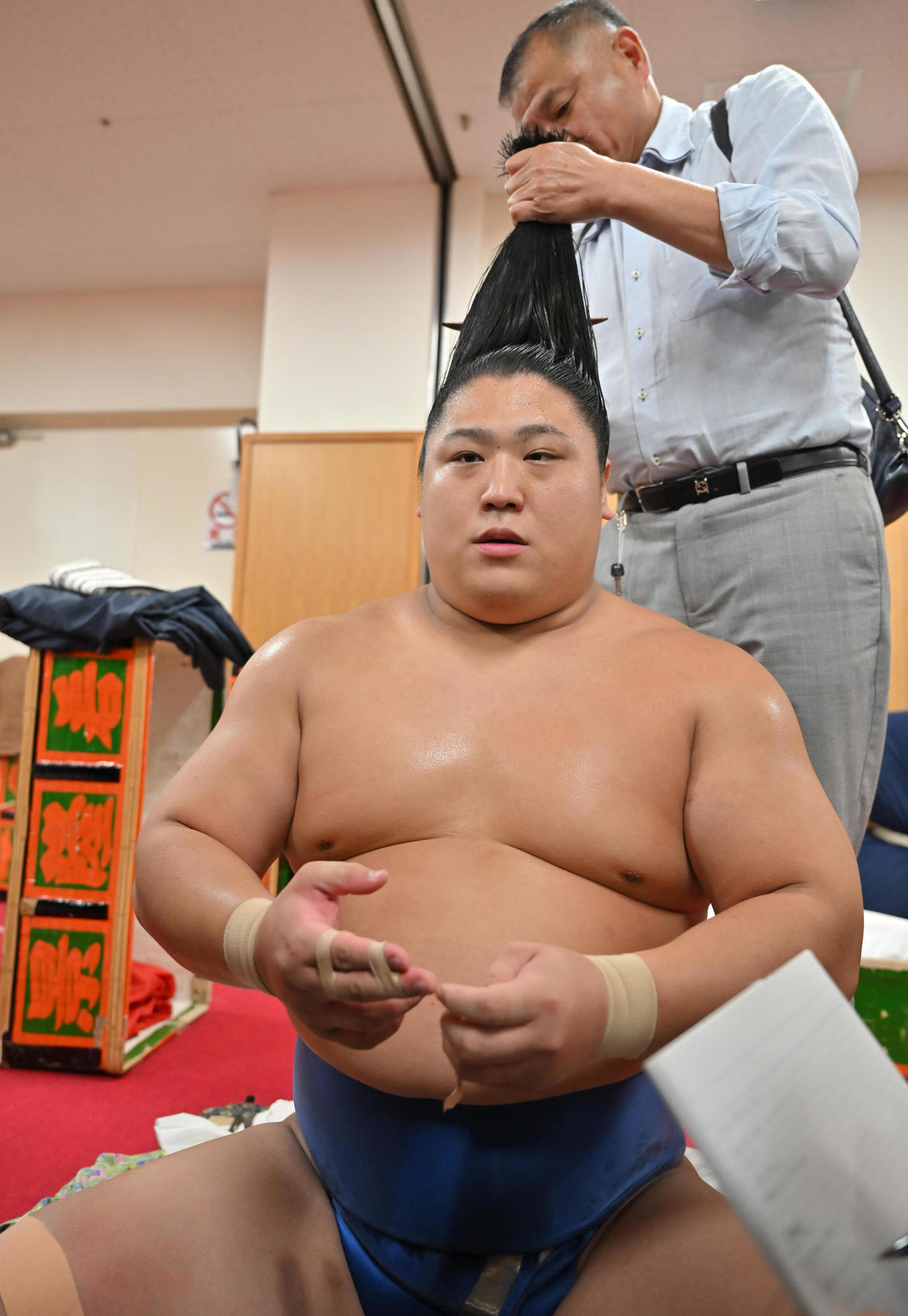 大相撲九州場所　6日目　支度部屋の若隆景（撮影・現場代表）