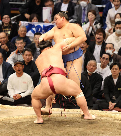 大の里が18年ぶり新大関Vピンチ「11日目からの5日間大事」大栄翔に