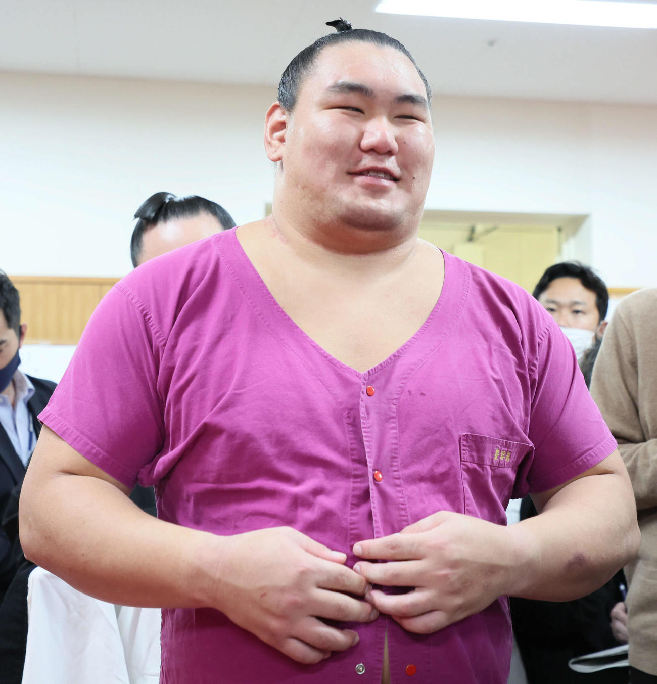 支度部屋で笑顔を見せる豊昇龍