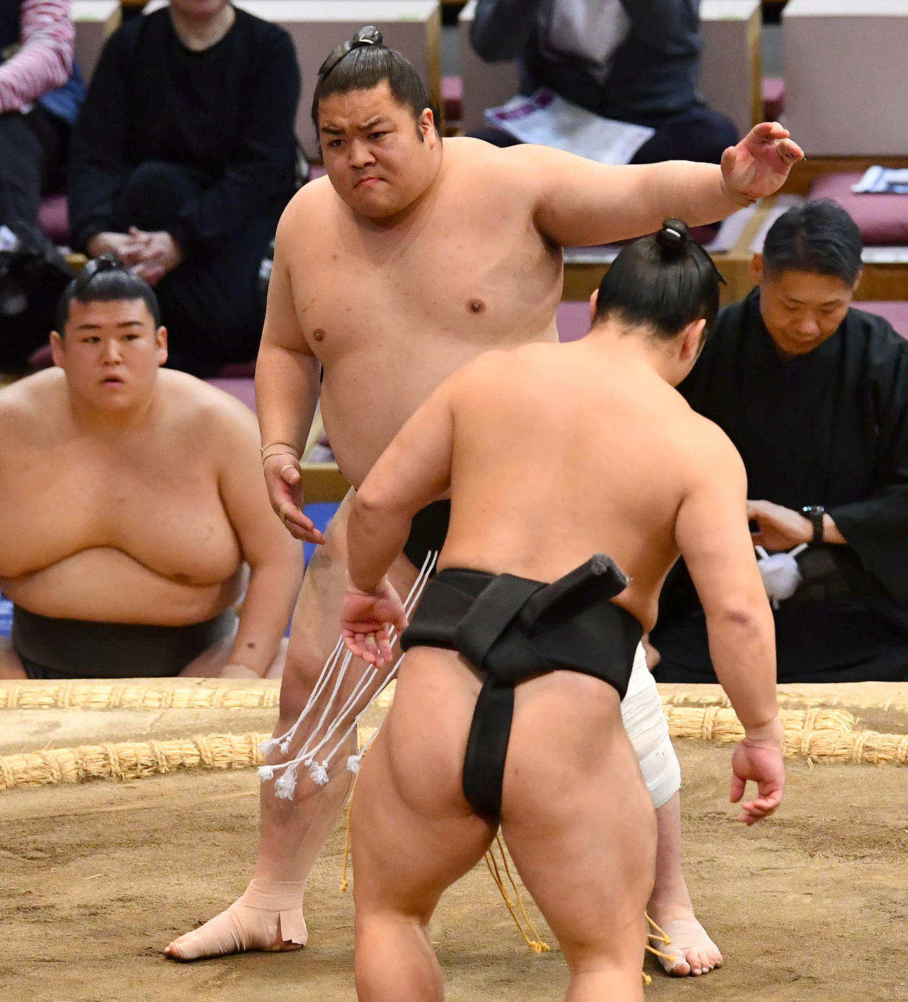 大相撲九州場所13日目　三段目優勝を決めた藤闘志（撮影・岩下翔太）