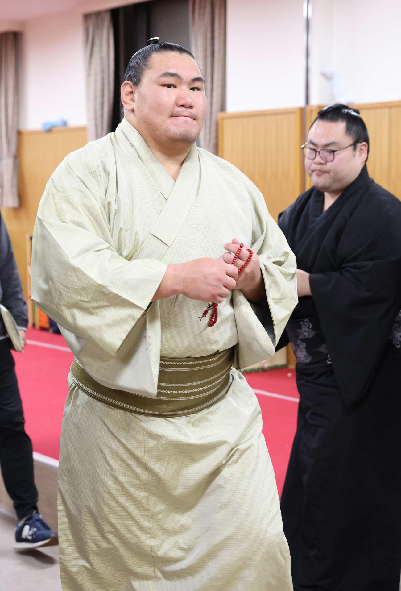 支度部屋を引き揚げる豊昇龍