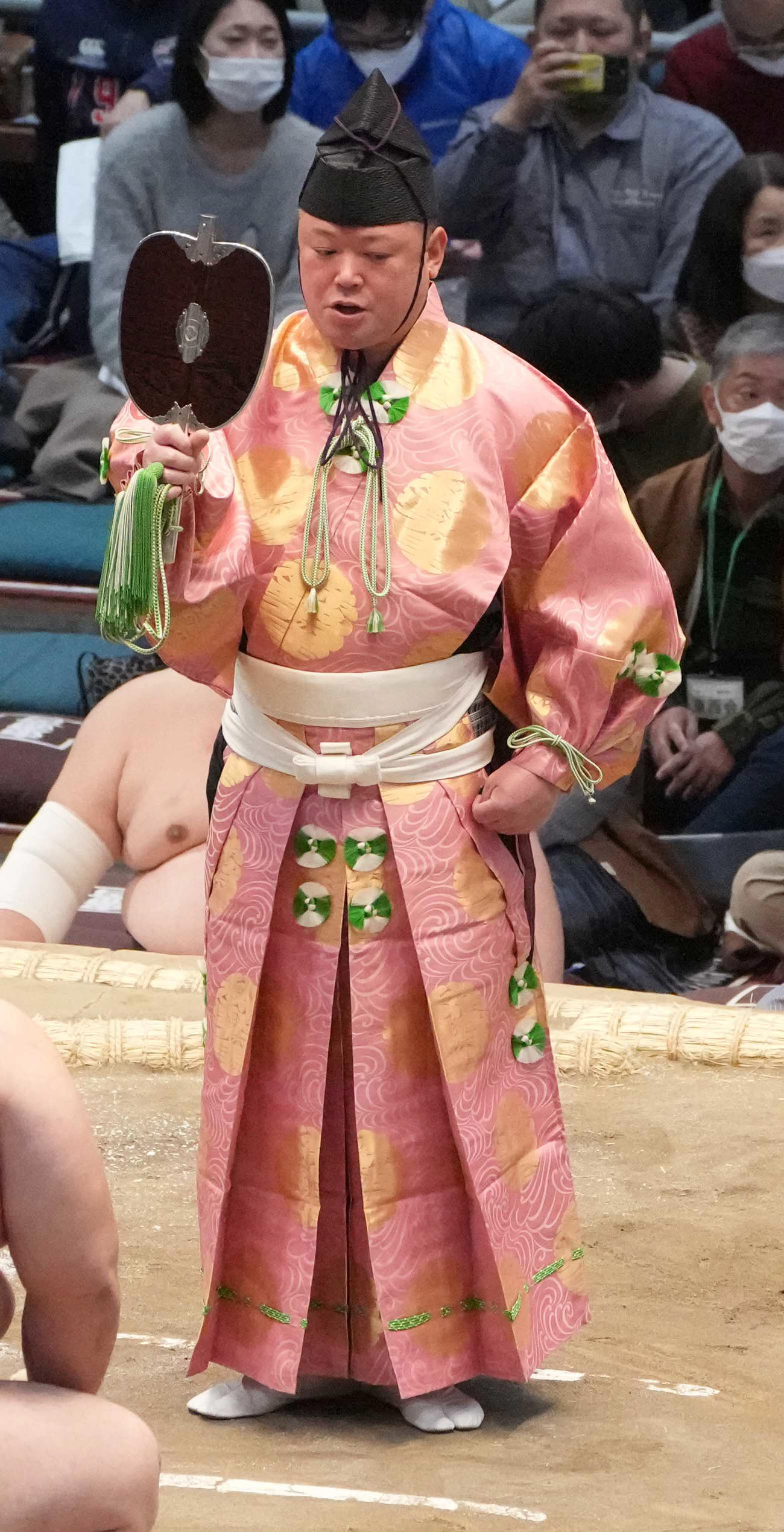 大相撲春場所8日目、行司の木村隆男＝2022年3月20日　（撮影・小沢裕）