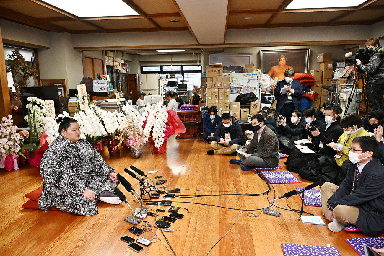 初場所の抱負を語る琴桜（撮影・滝沢徹郎）