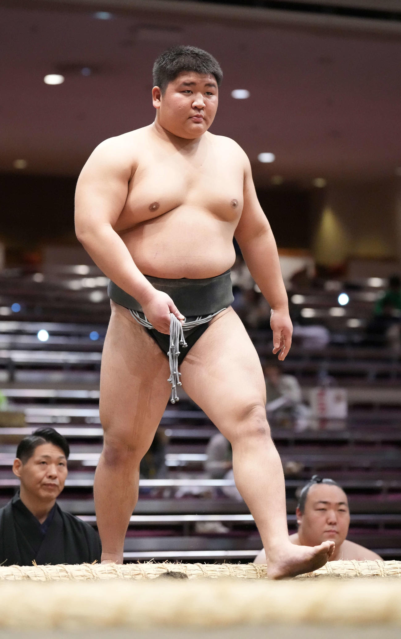 デビュー戦に臨む碇潟（撮影・小沢裕）